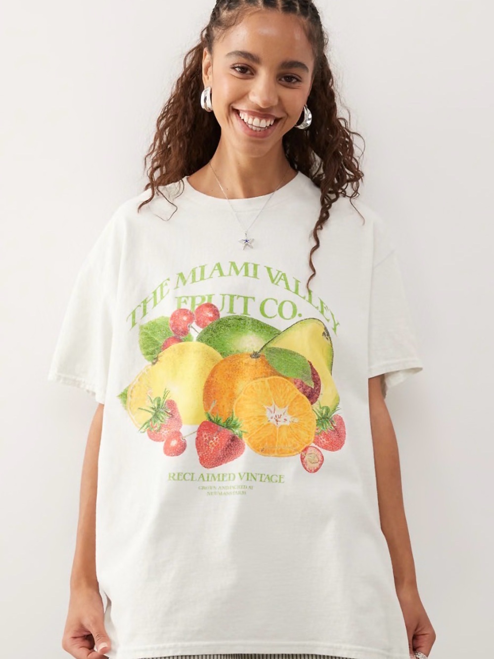 Reclaimed Vintage cotton oversized t-shirt with vintage fruit print in ecru Smal